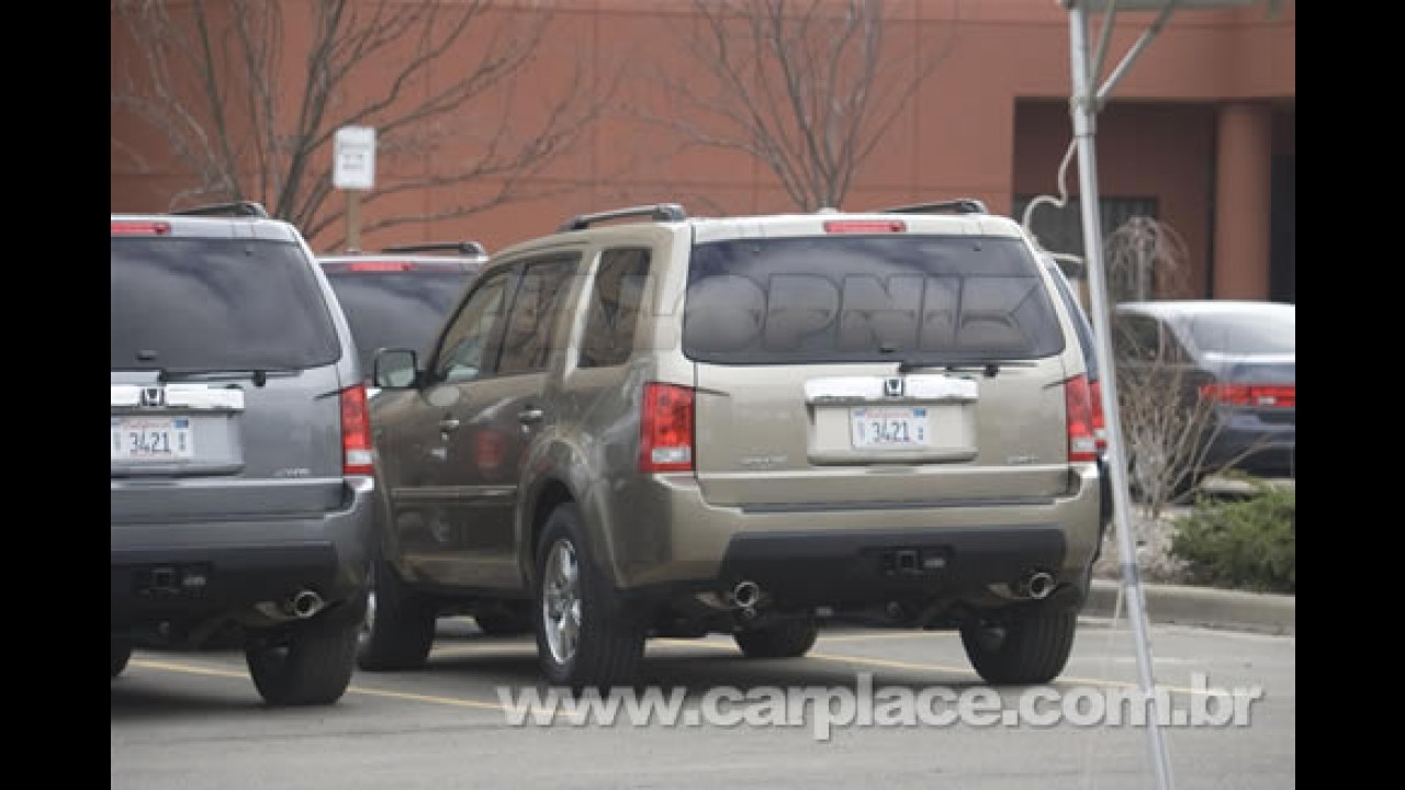 Versão de produção do Novo Honda Pilot 2009 é flagrado sem disfarces