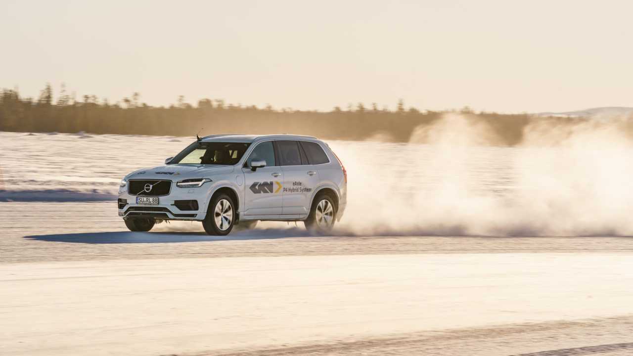 GKN Automotive Wintertest - eAxle P4 hybrid system