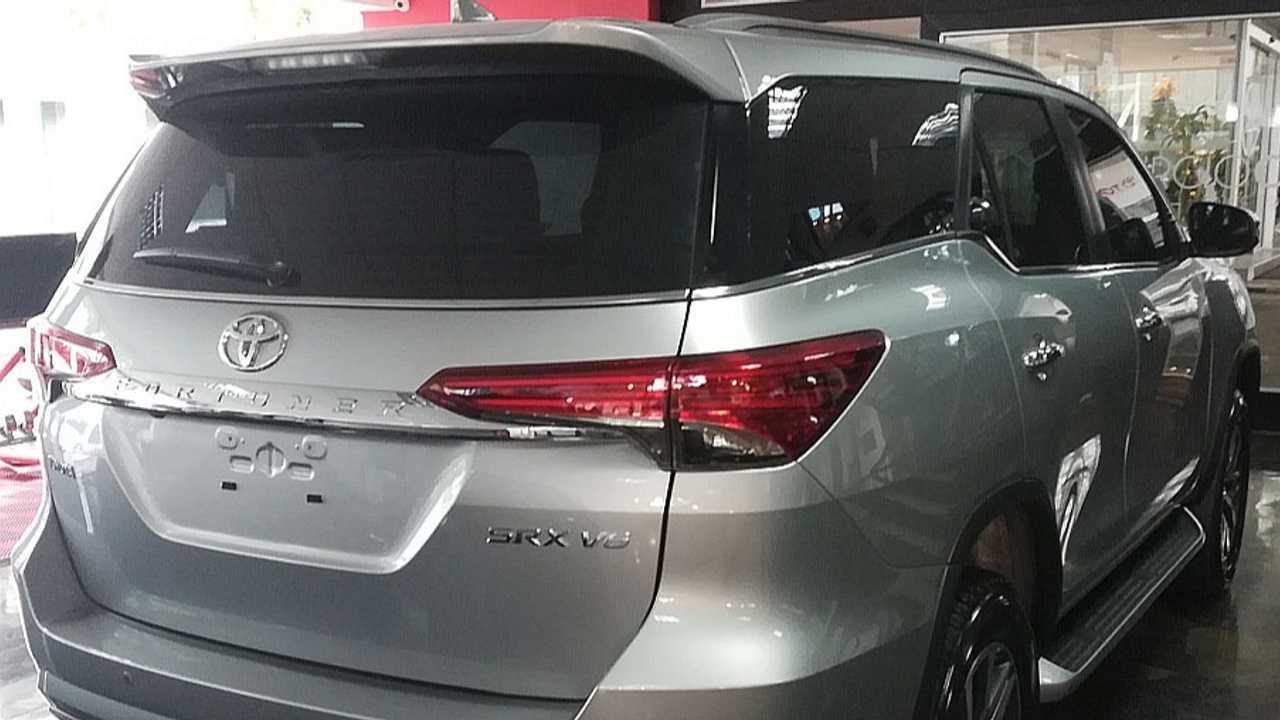 Toyota SW4 V6 - Flagra