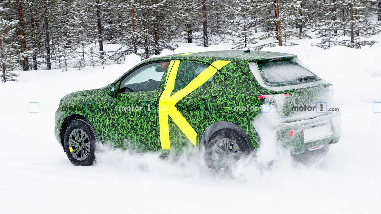 Nuova Opel Mokka prima spia foto