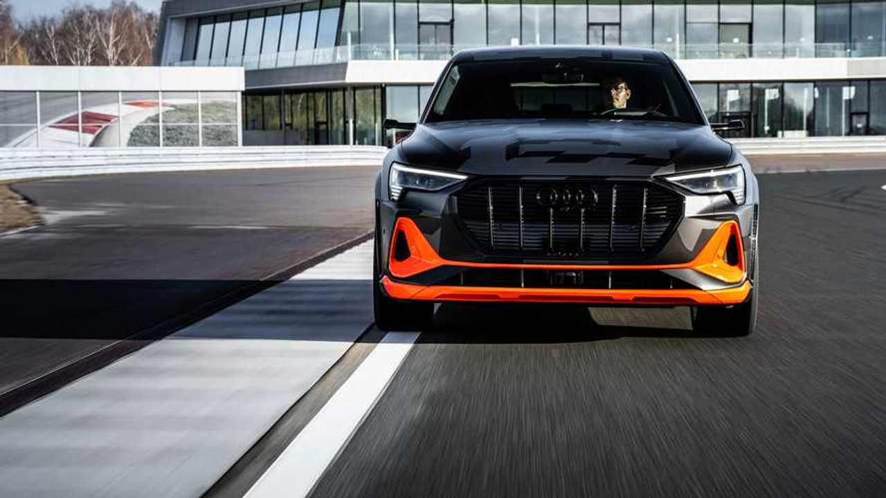 Audi E Tron S Electric Crossovers Debut With Up To 496 Hp