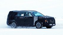Hyundai Santa Fe facelift spy photo