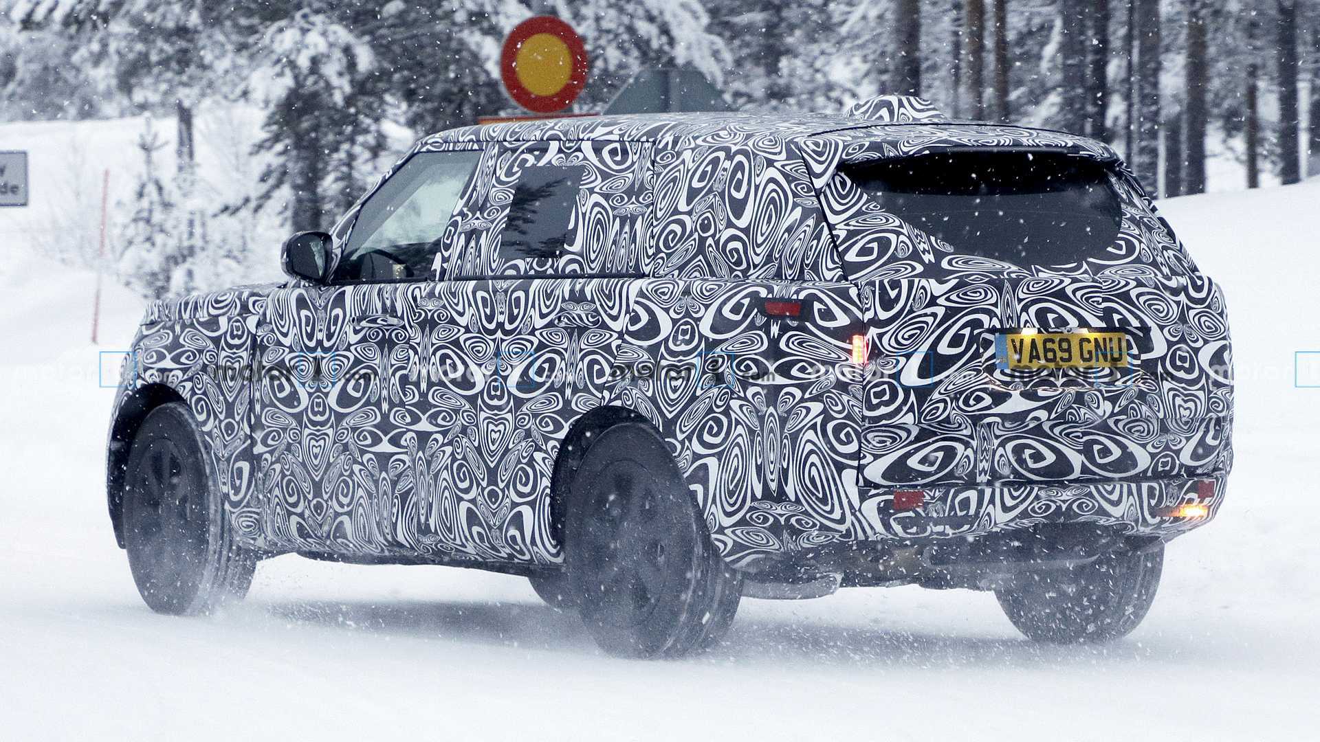 https://cdn.motor1.com/images/mgl/Z3PzN/s1/2021-range-rover-spy-photo.jpg 2021-range-rover-spy-photo