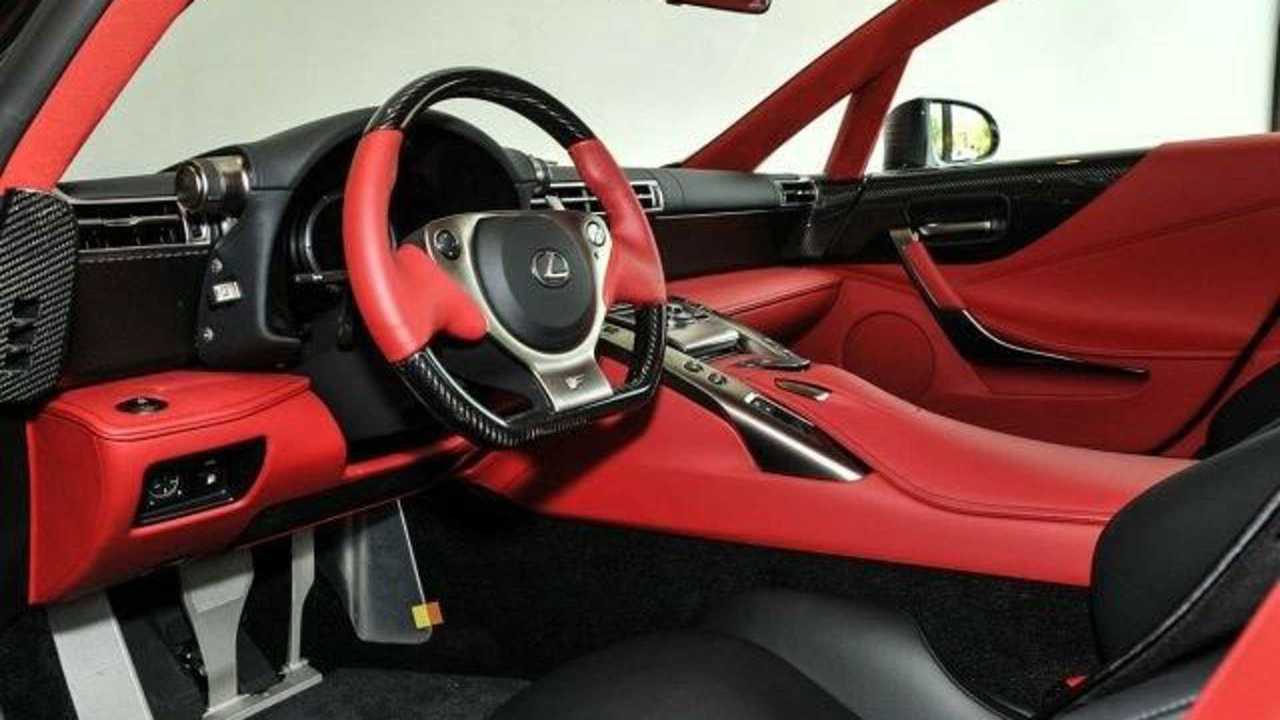 Lexus LFA cromado, a la venta
