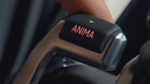Lamborghini Urus, il video teaser nel deserto