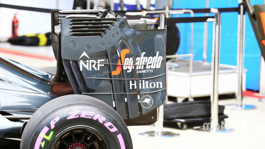 McLaren MP4-31 rear wing end plate