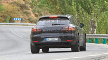 2018 Porsche Macan facelift spy photo