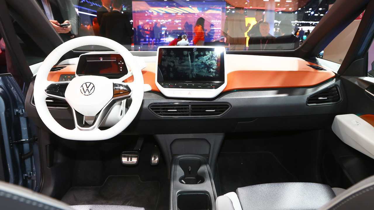 Maxi schermi, cruscotti e infotainment al Salone di Francoforte