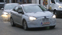 2014 Ford Focus facelift spy photo