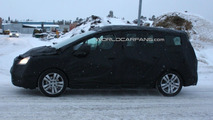 Peugeot 3008 7-seater MPV spy photos