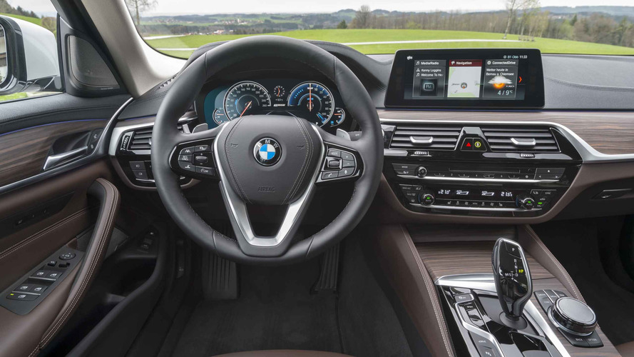 2017 BMW 530e iPerformance First Drive