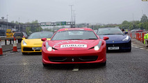 Birleşik Krallık Ferrari Sahipleri Kulübü geçit töreni