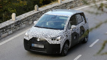 2017 Opel Meriva spy photo
