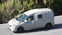 Dacia MPV aka Popster first spy photos 06.07.2011