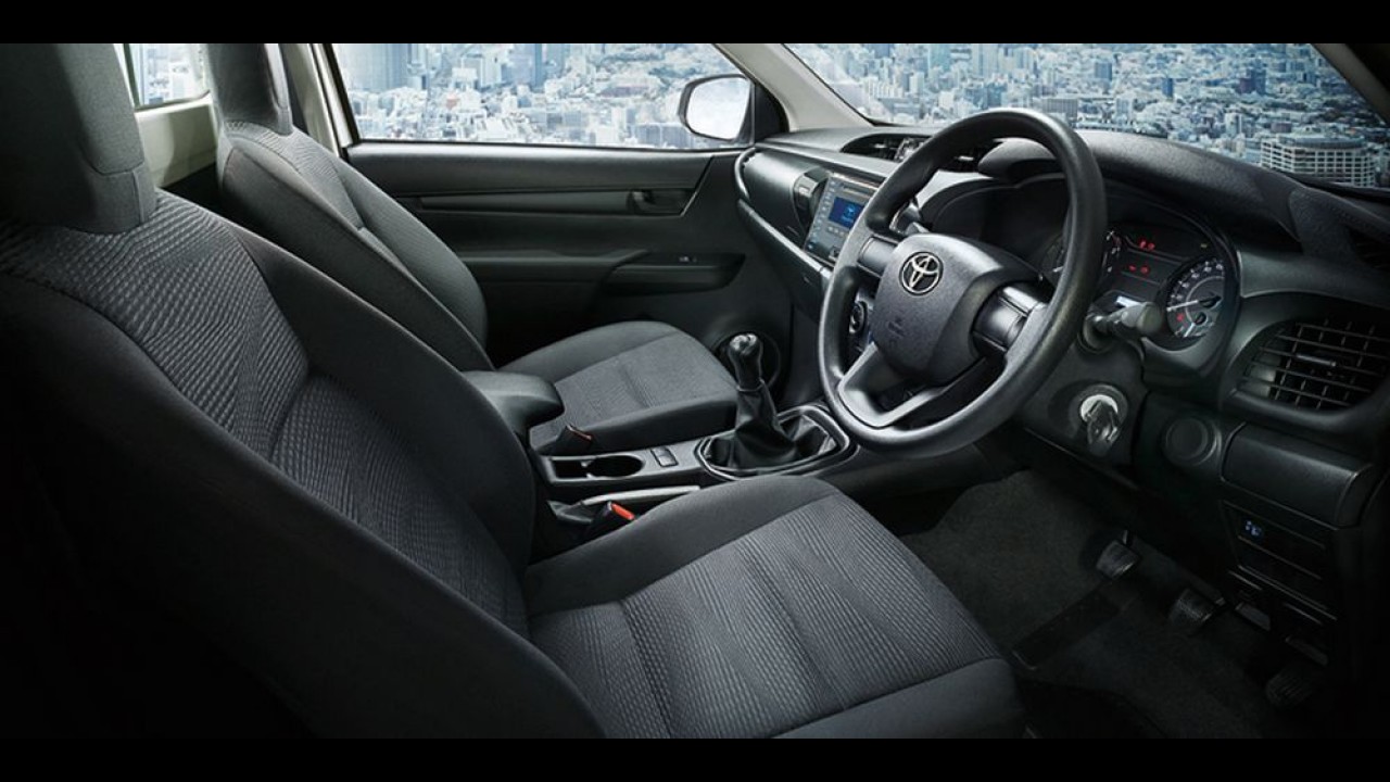 Nova Hilux emplaca 8.100 unidades e já é líder de vendas na Tailândia