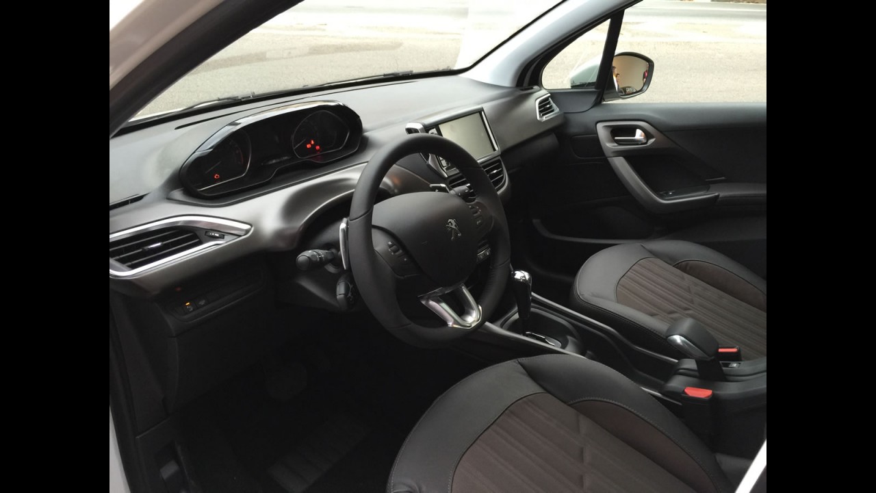 Exclusivo: novo Peugeot 2008 já está nas lojas