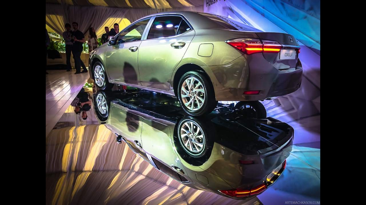 Veja mais do novo Toyota Corolla 2017 ao vivo durante apresentação