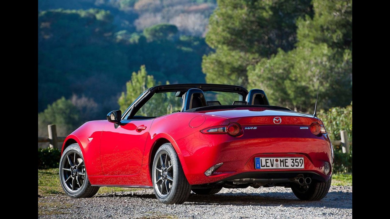 Na balança: Mazda prova que MX-5 Miata é um carro "equilibrado"