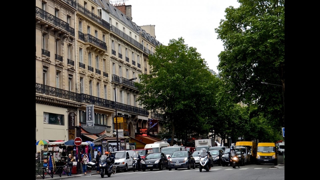 "Energia do passado": Paris confirma intenção de banir carros a diesel até 2020