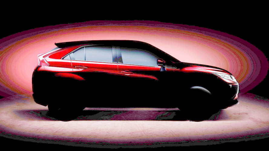 Mitsubishi kompakt crossover teaser (ışıklandırılmış)