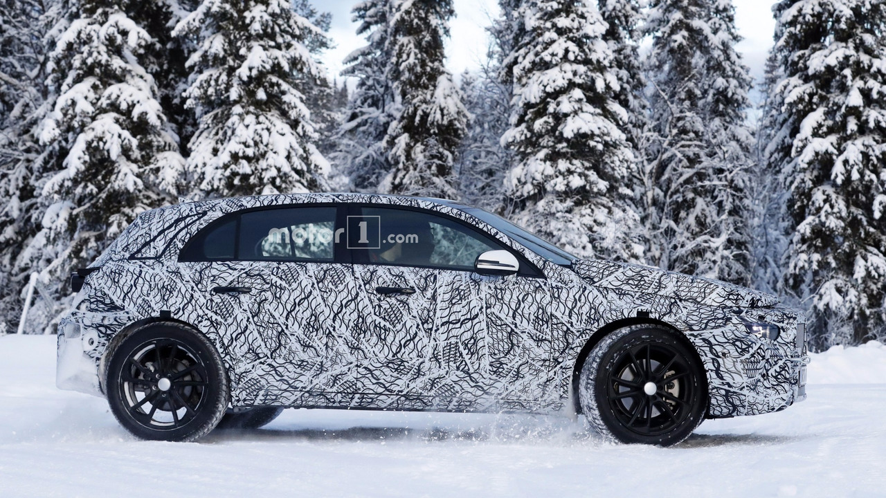 2020 Mercedes GLA yeni casus fotoğrafları