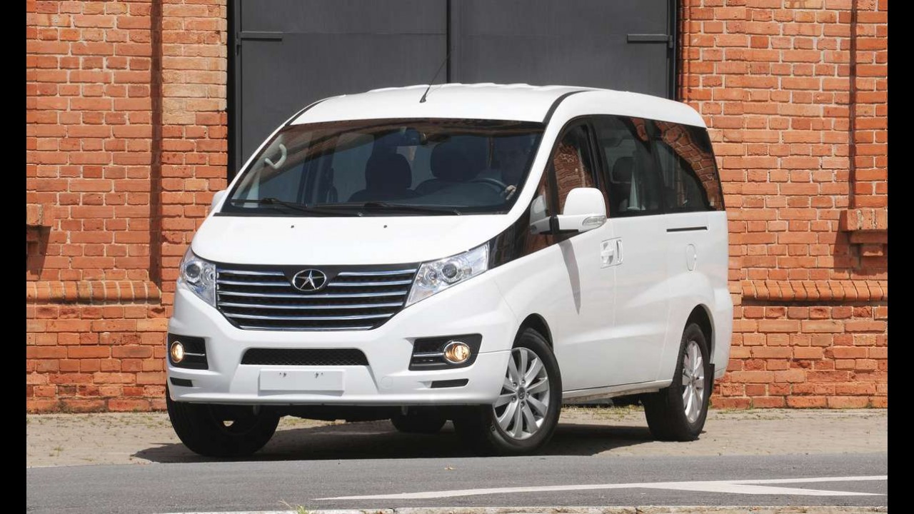 Fit domina entre monovolumes e JAC T8 reina entre minivans em janeiro