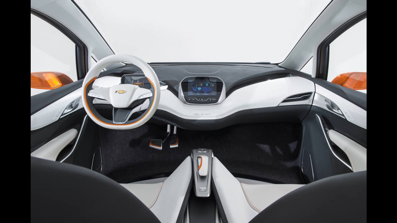 Chevrolet Bolt: versão final do elétrico será apresentada em janeiro