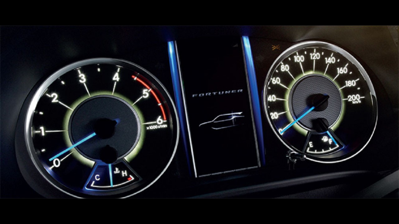 Toyota SW4 2016: primeiras imagens oficiais do interior são reveladas