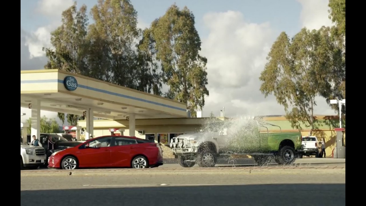 Toyota deixa o Prius mais "rock'n roll" em comercial do Super Bowl