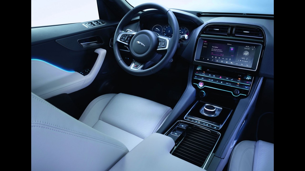 Jaguar F-Pace vai custar R$ 300 mil e já pode ser configurado no Brasil
