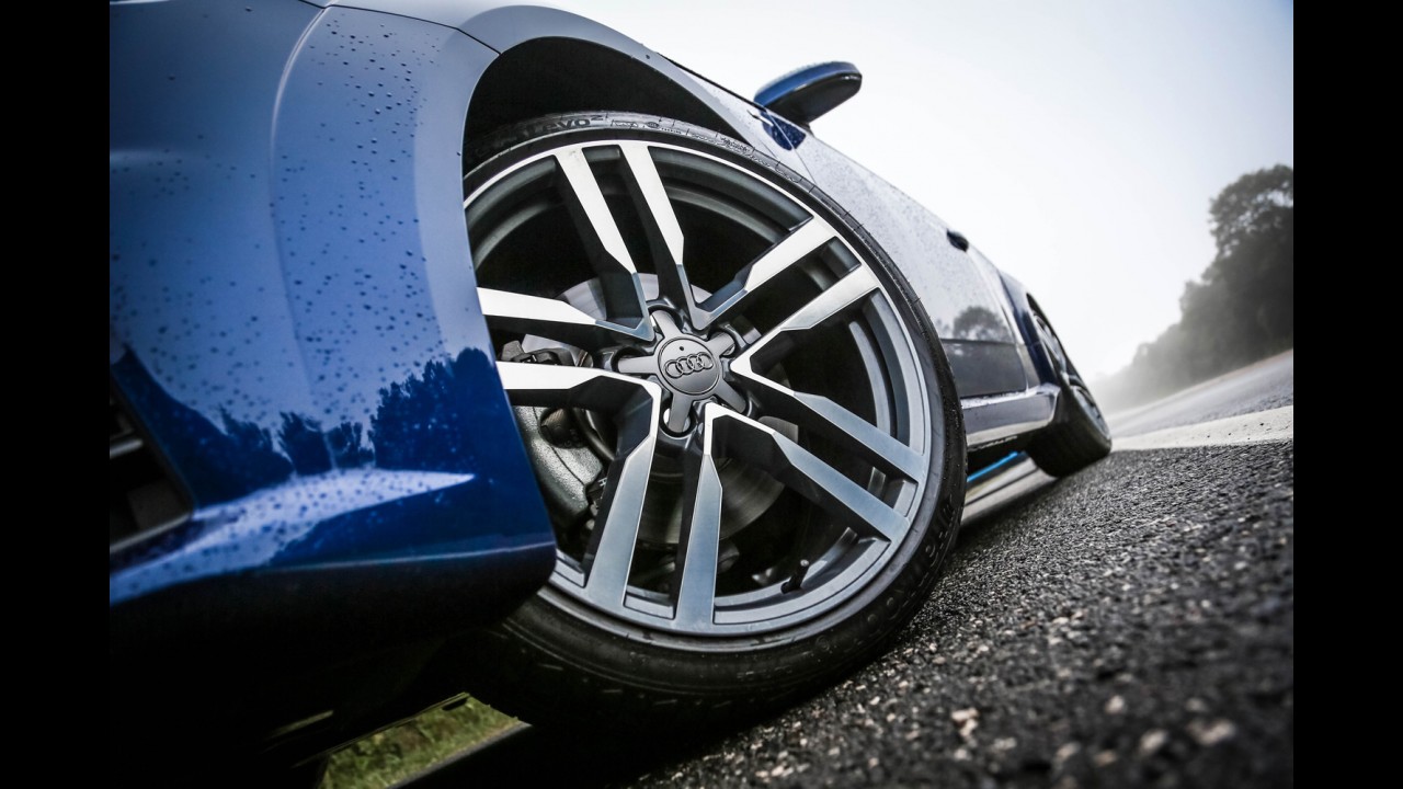 Cupês de sangue azul: novo Audi TT encara BMW M235i