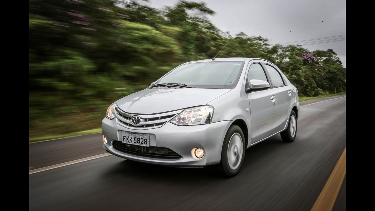 Sedãs compactos: Etios Sedan ultrapassa Cobalt e reduz vantagem do líder City