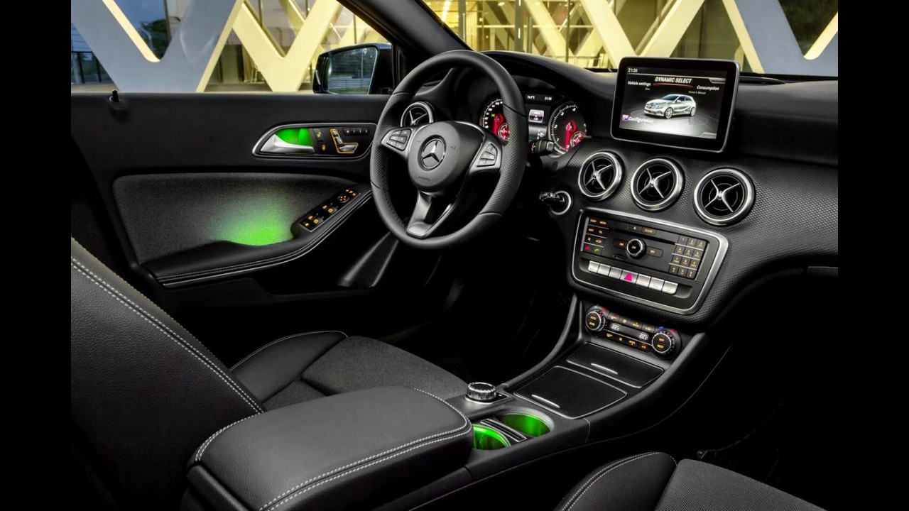 Este é o Mercedes Classe A 2016; esportivo A 45 AMG vai a 381 cv - veja fotos
