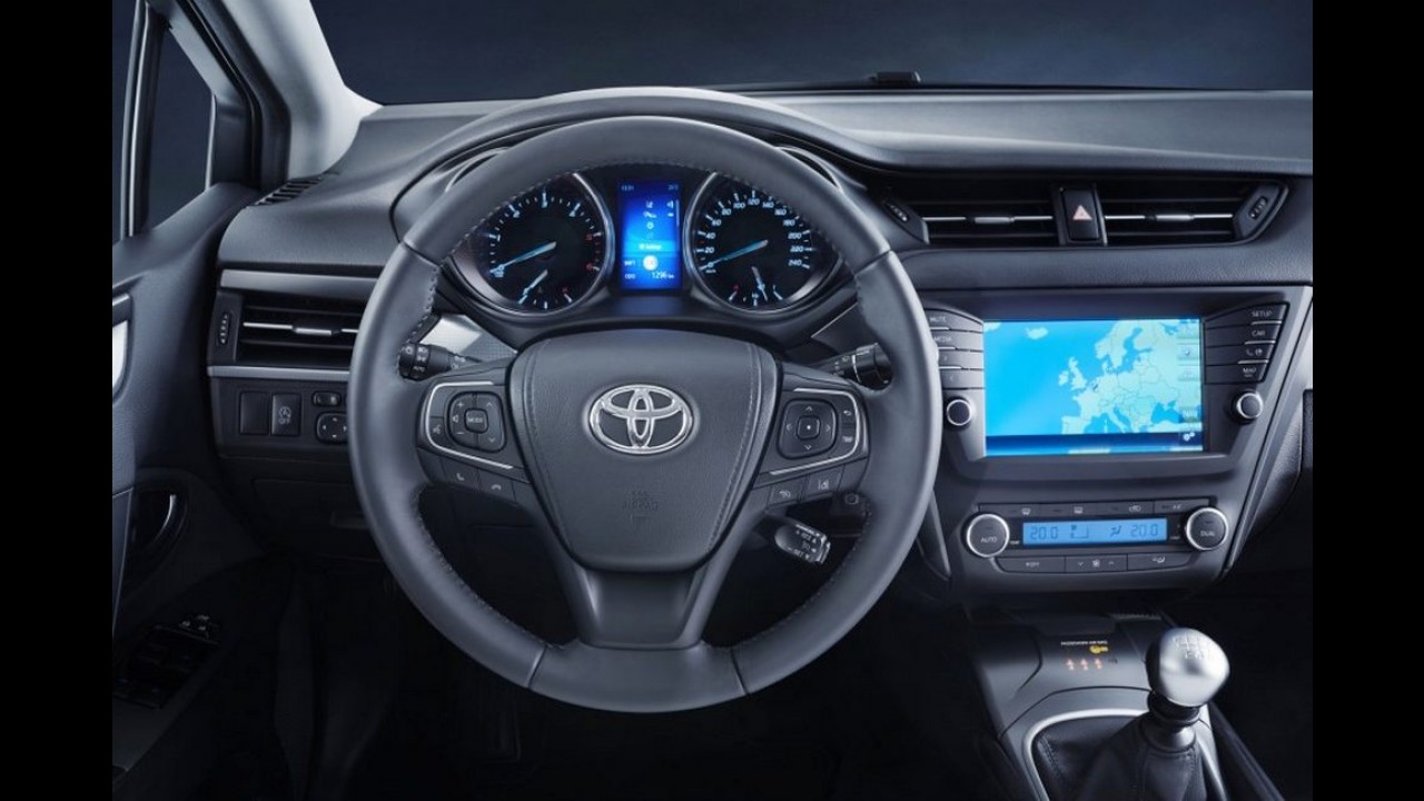 Peruas de Genebra: a bela Toyota Avensis reestilizada ao gosto europeu