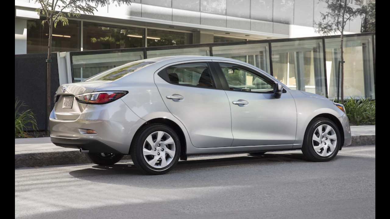 Cogitado para o Brasil, Toyota Yaris R começa a ser vendido no México