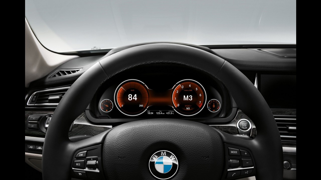 BMW Série 7 ganha face-lift na linha 2012 - Confira primeiras informações e imagens oficiais