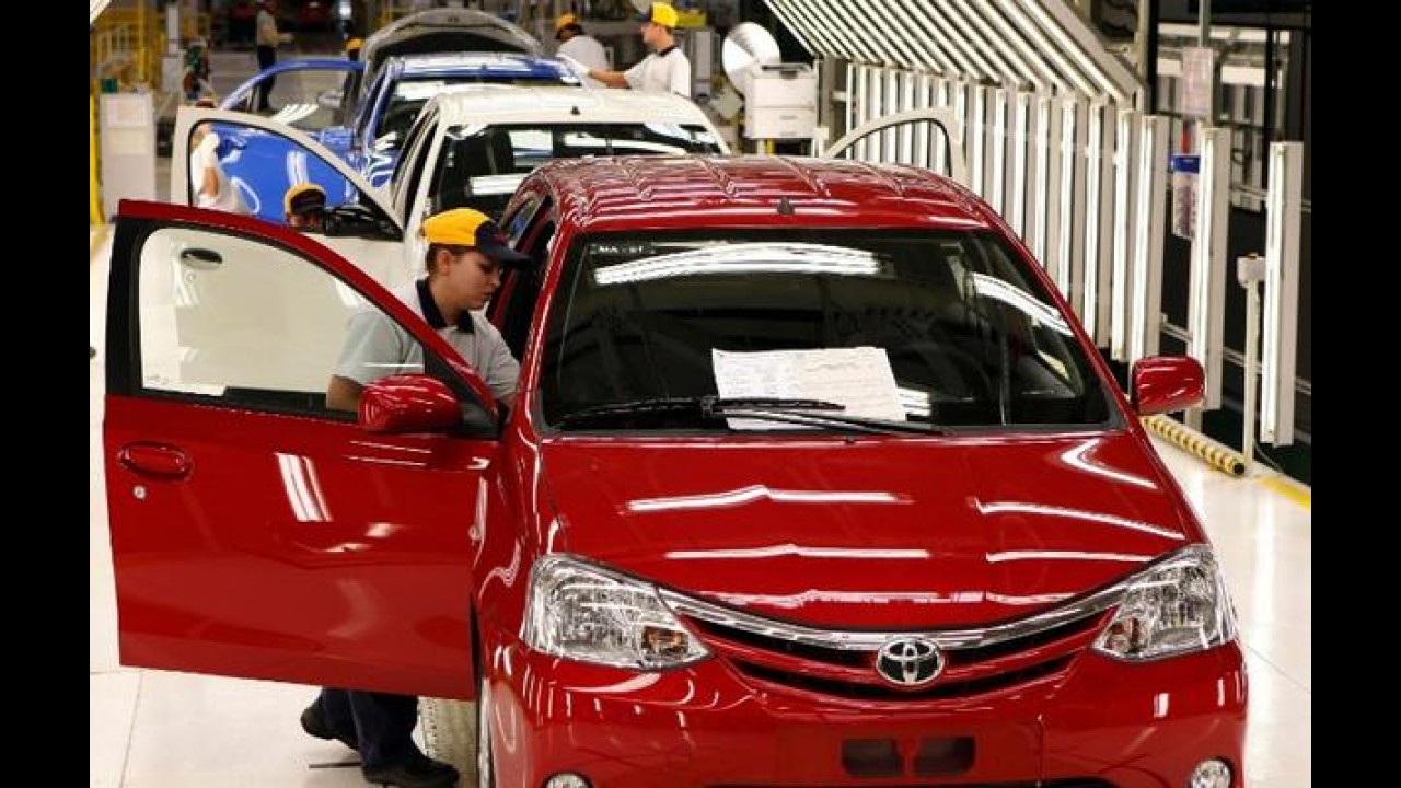 Mercado: vendas caem 7,1%, produção 15,3% e exportações 40,9% em 2014