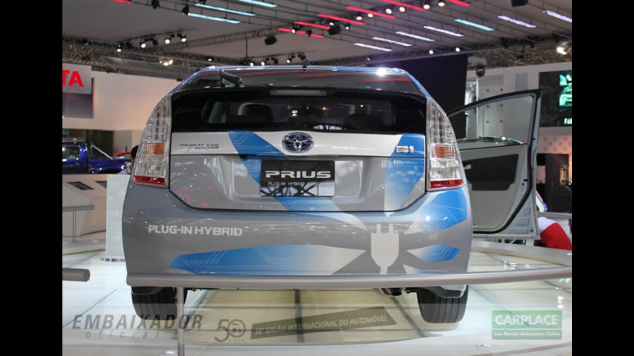 Toyota mostra o Prius Plug-in Hybrid no Salão do Automóvel de São Paulo