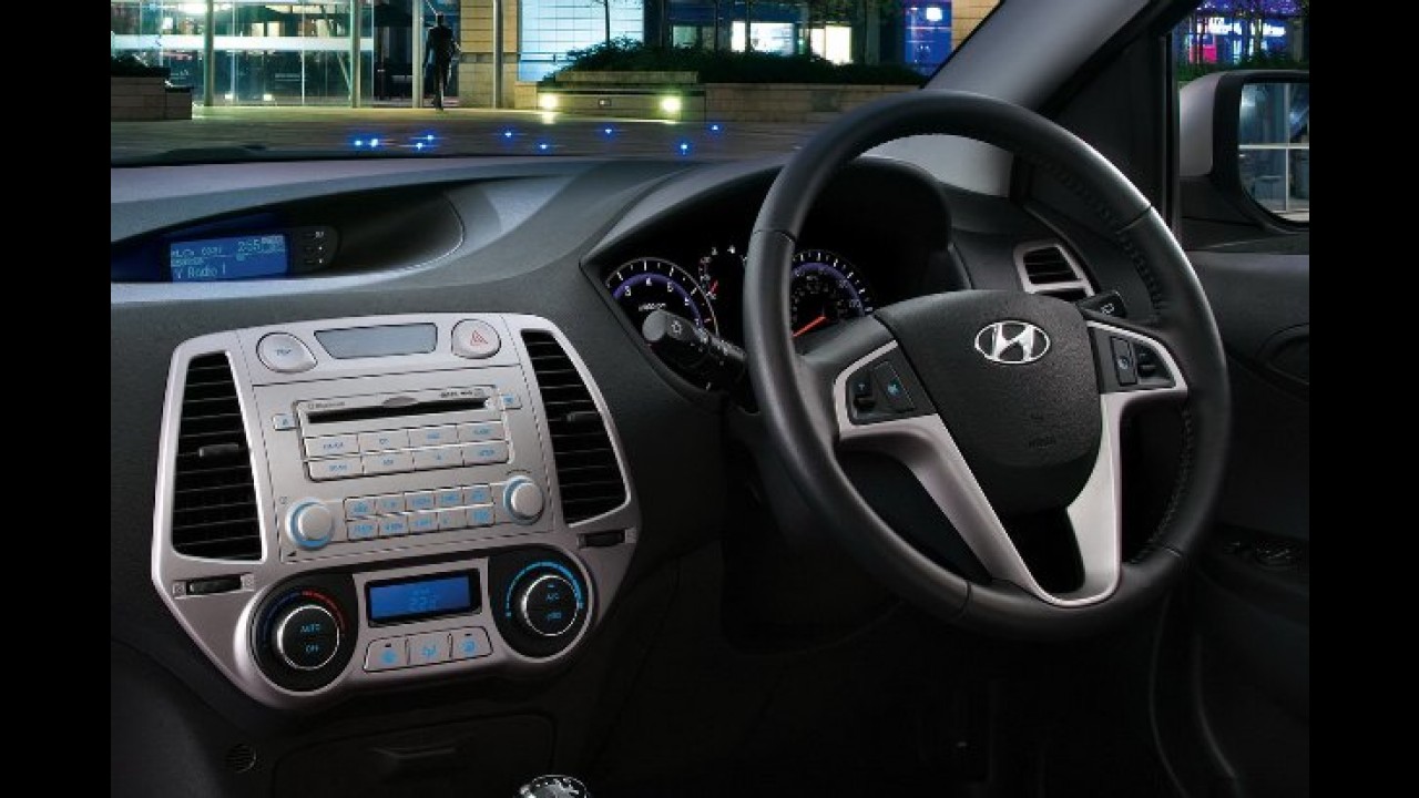 Hyundai i20 recebe melhorias na parte interna e na gama de motores