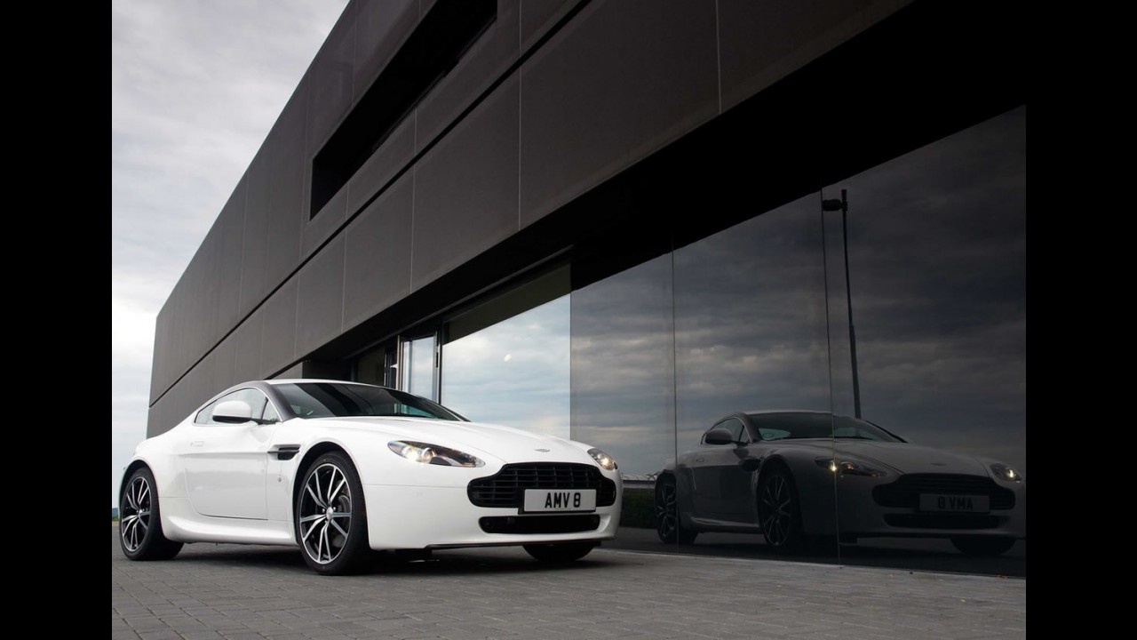 Edição Especial: Aston Martin Vantage N420 2011 tem motor V8 de 420 cv