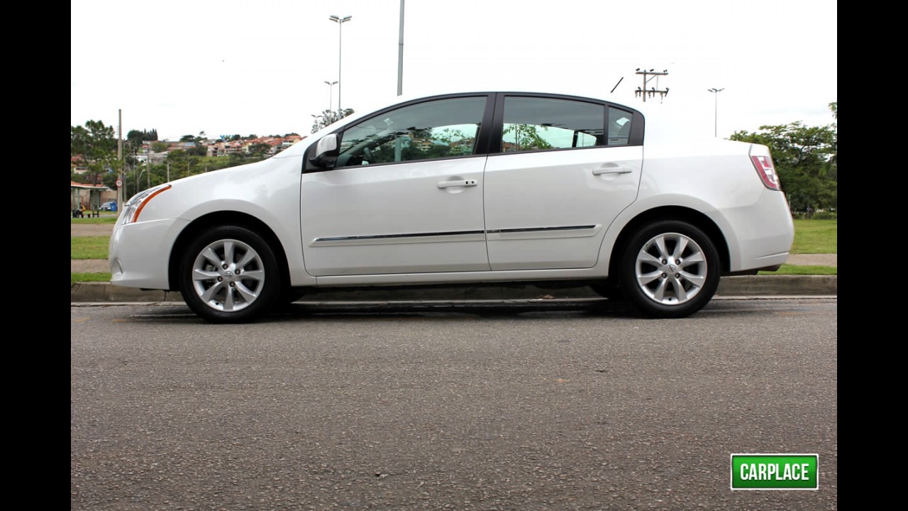 Nissan Tiida Sedan sai de linha este mês no México - Sentra e Tiida ficam mais caros