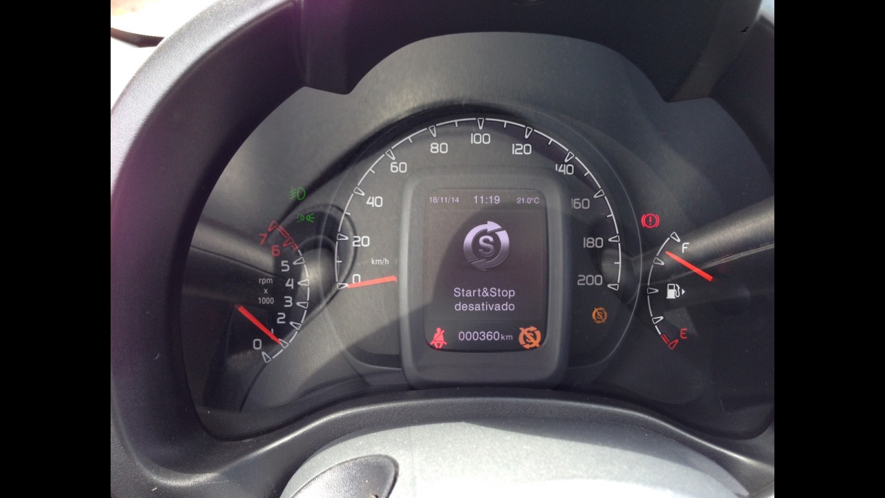 Garagem CARPLACE #4: Uno 1.4 tem start-stop de primeiro mundo, mas anda como 1.0