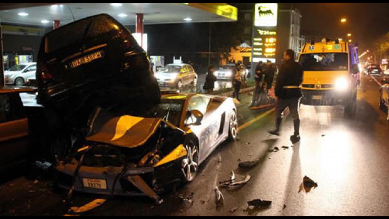 Perda Total - Polícia italiana acaba com a viatura Lamborghini Gallardo