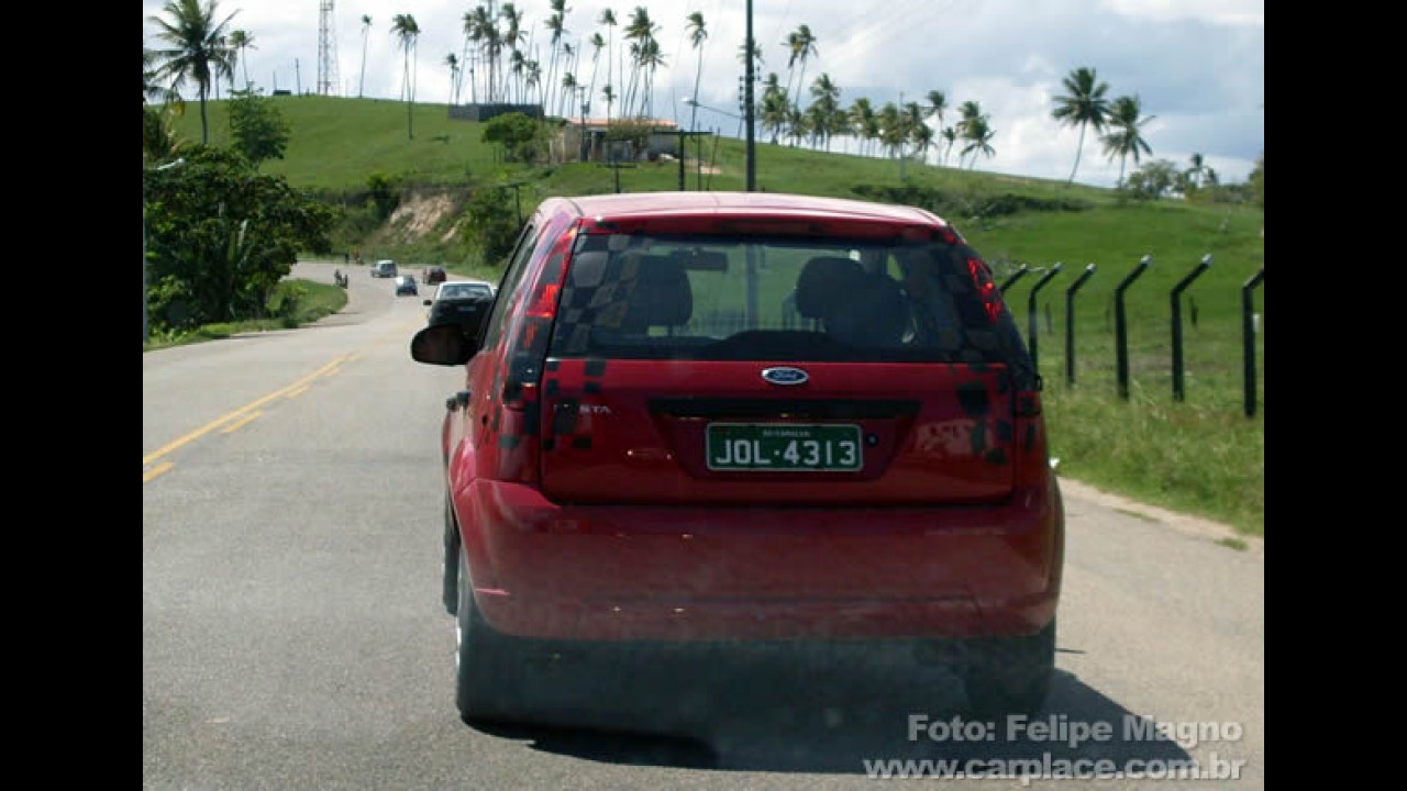 Leitor flagra comboio do novo Ford Fiesta 2011 em rodovia que liga Sergipe a Bahia