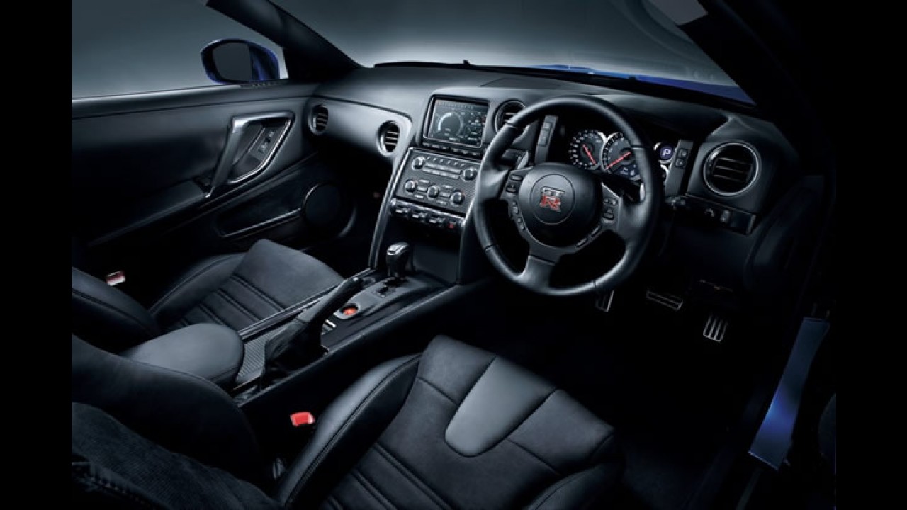 Nissan revela oficialmente o GT-R 2011