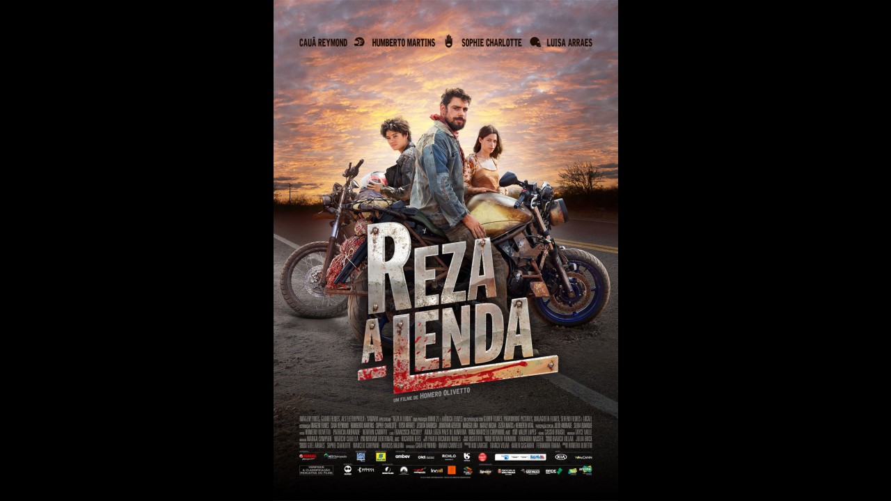 "Tomei um tombaço" diz Cauã Raymond sobre gravação de moto para "Reza a lenda"