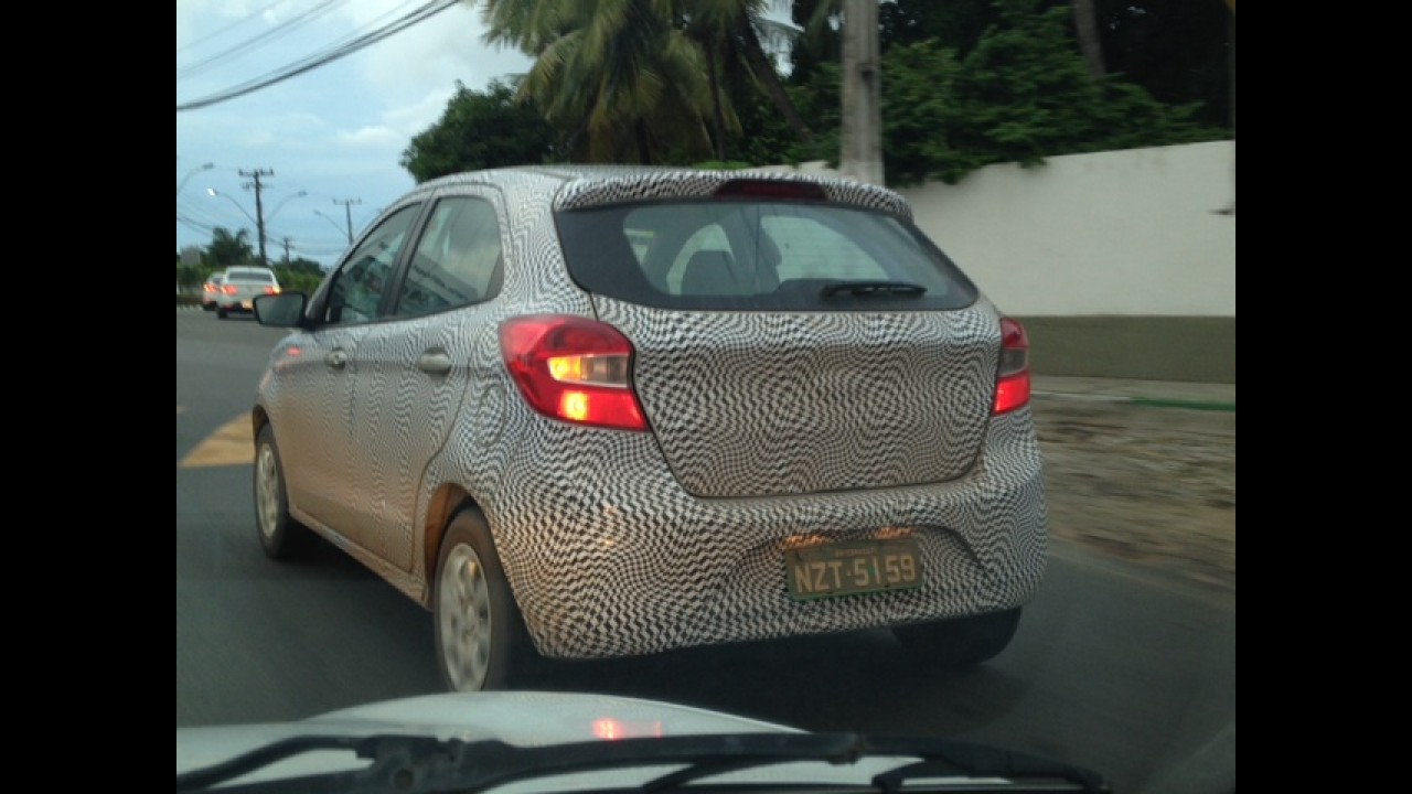 Flagra: em testes finais, novo Ford Ka 2015 roda com poucos disfarces