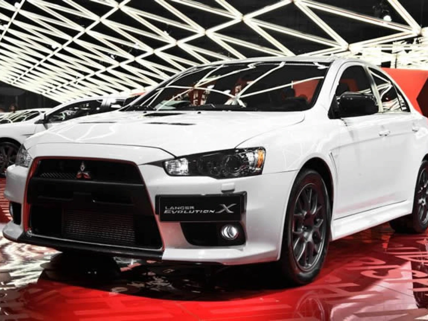 Edição limitada: Mitsubishi lança Lancer Evolution X Carbon Series