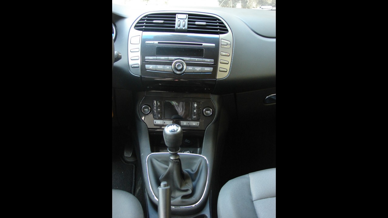 Avaliação - Fiat Bravo Essence 1.8 16V e.TorQ 2011 (Manual)
