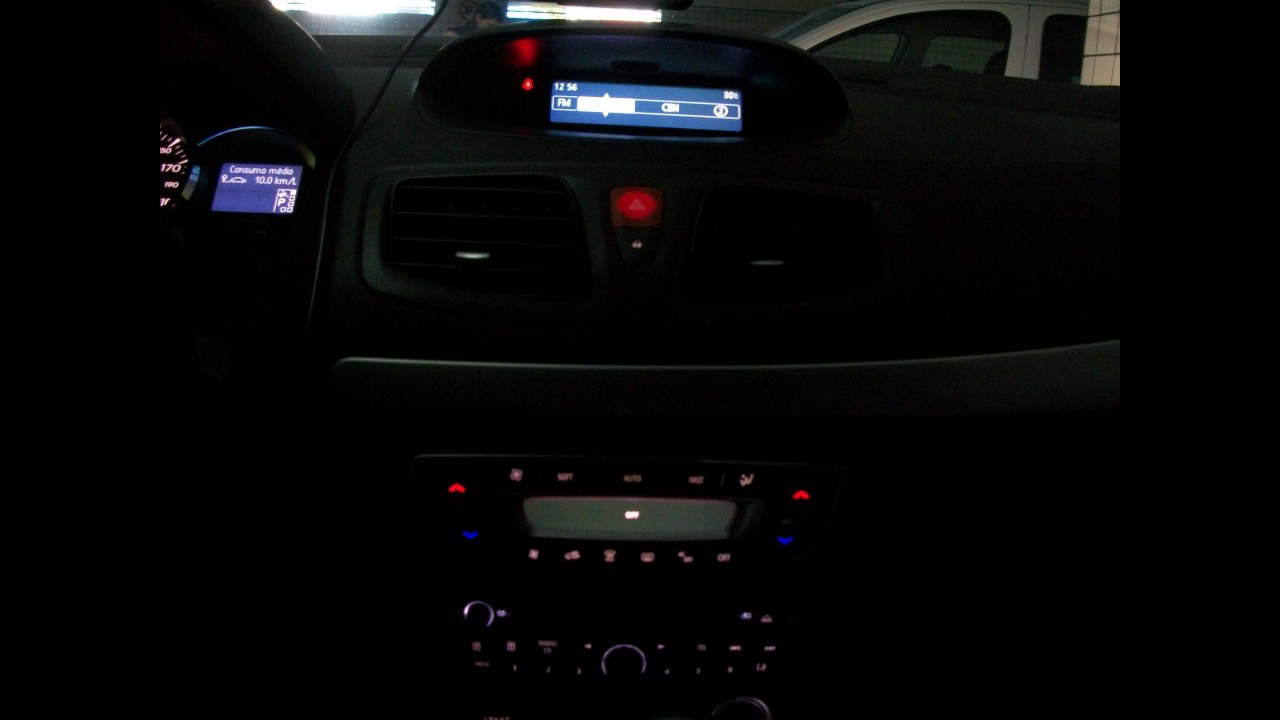 VOZ DO DONO: Leitor avalia Renault Fluence Dynamique